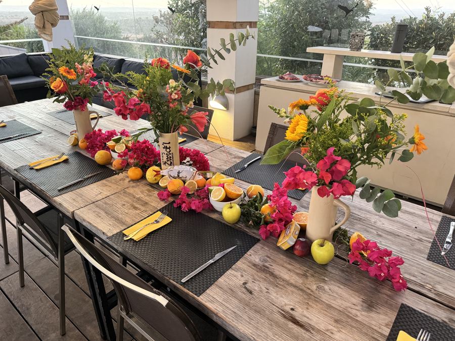 Bougainvillea, roses, lemons, wide, Miami