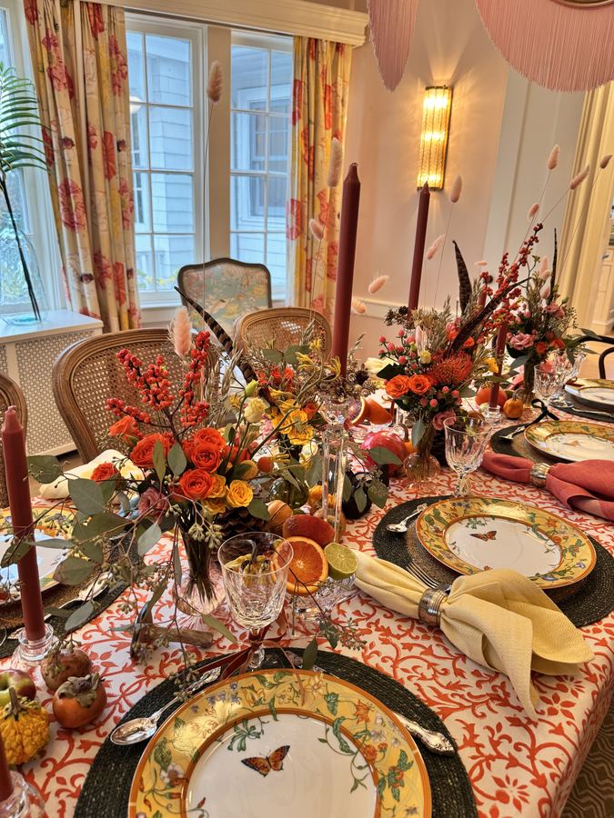 Thanksgiving close, berries and feathers