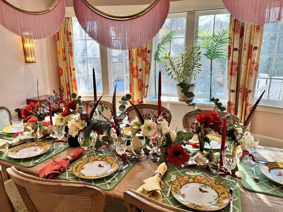 Christmas table wide, red flowers, candles